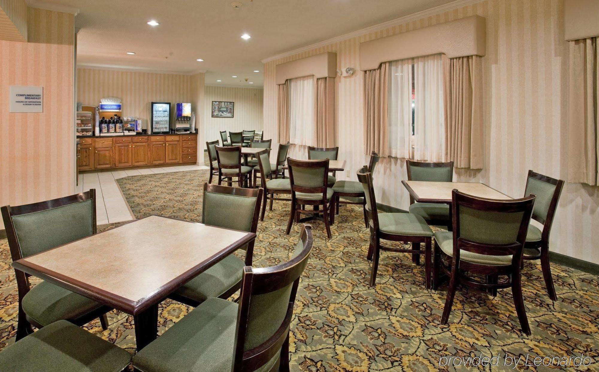 Baymont By Wyndham Kirksville University Area Restaurant billede